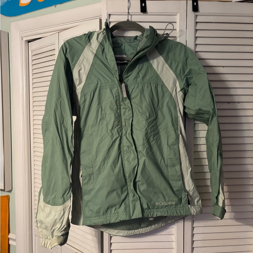 Columbia Women's Light Green Outdoor Jacket
